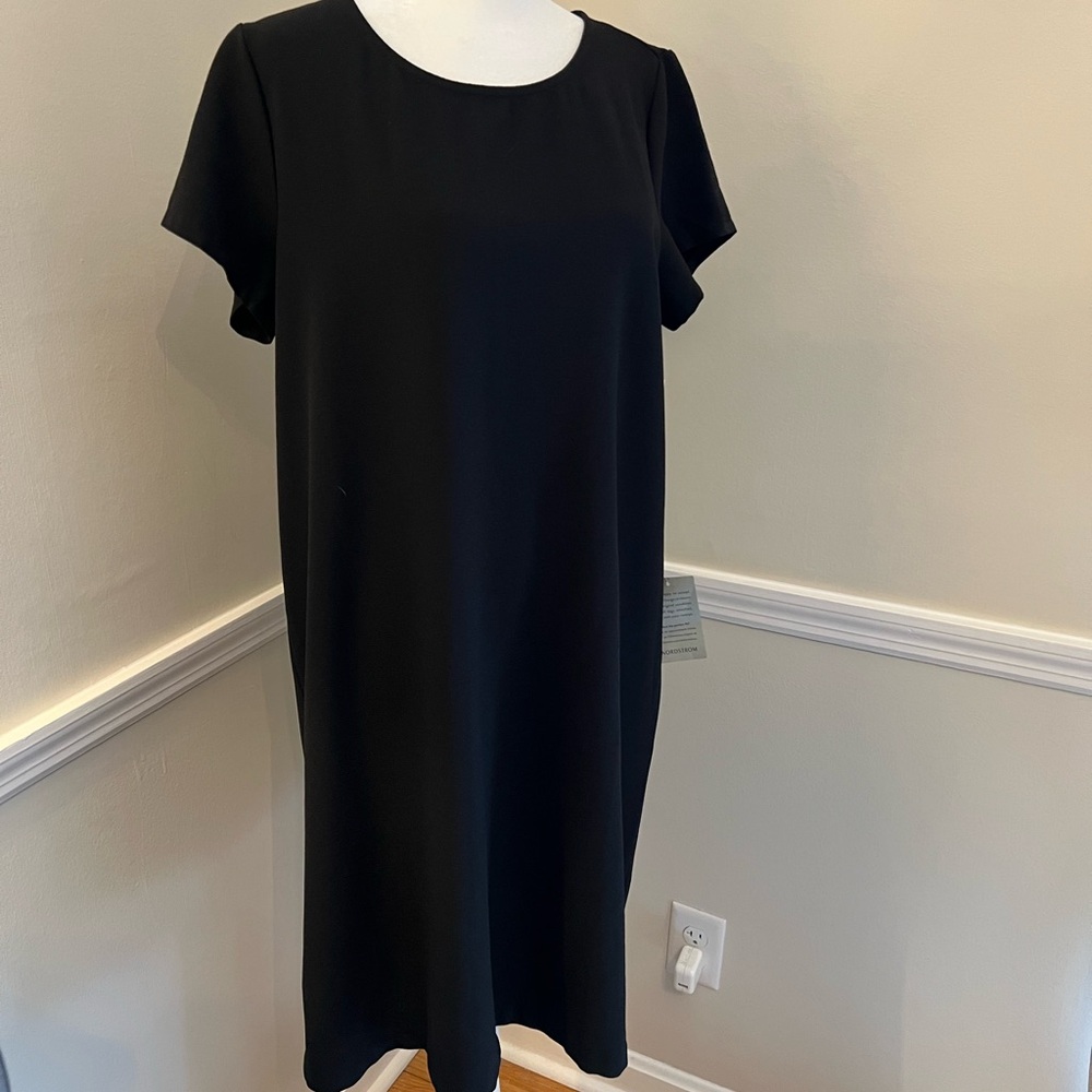 Chelsea28 Classic Black Midi Dress